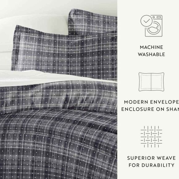 King Duvet and 2 Shams - Navy Blue Microfiber- Like New - Bedding Set - Picture 6 of 7